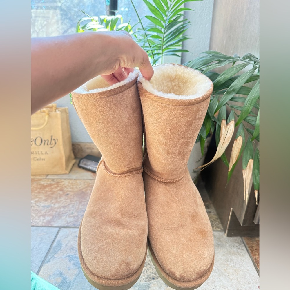men’s UGG boots Size 11